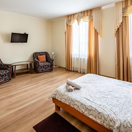 Apartment On Yana Zhizhky Lviv Room photo