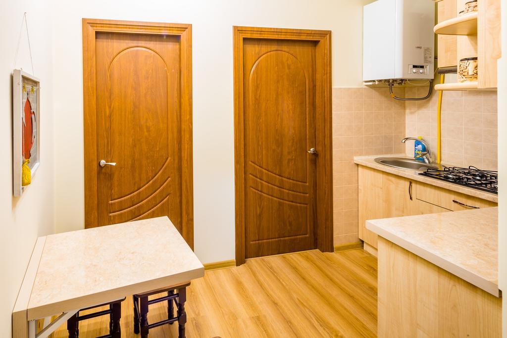 Apartment On Yana Zhizhky Lviv Exterior photo