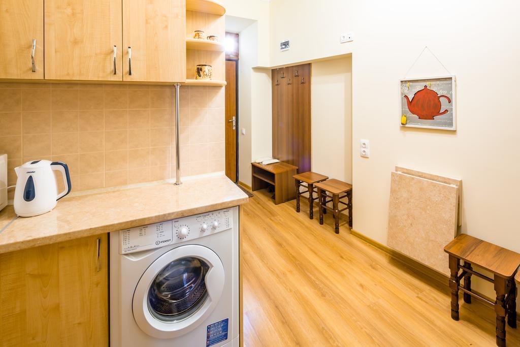 Apartment On Yana Zhizhky Lviv Exterior photo