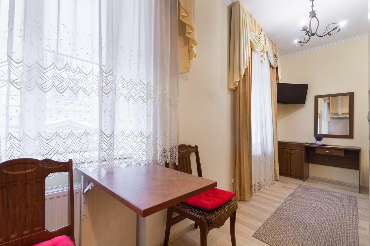Apartment On Yana Zhizhky Lviv Exterior photo
